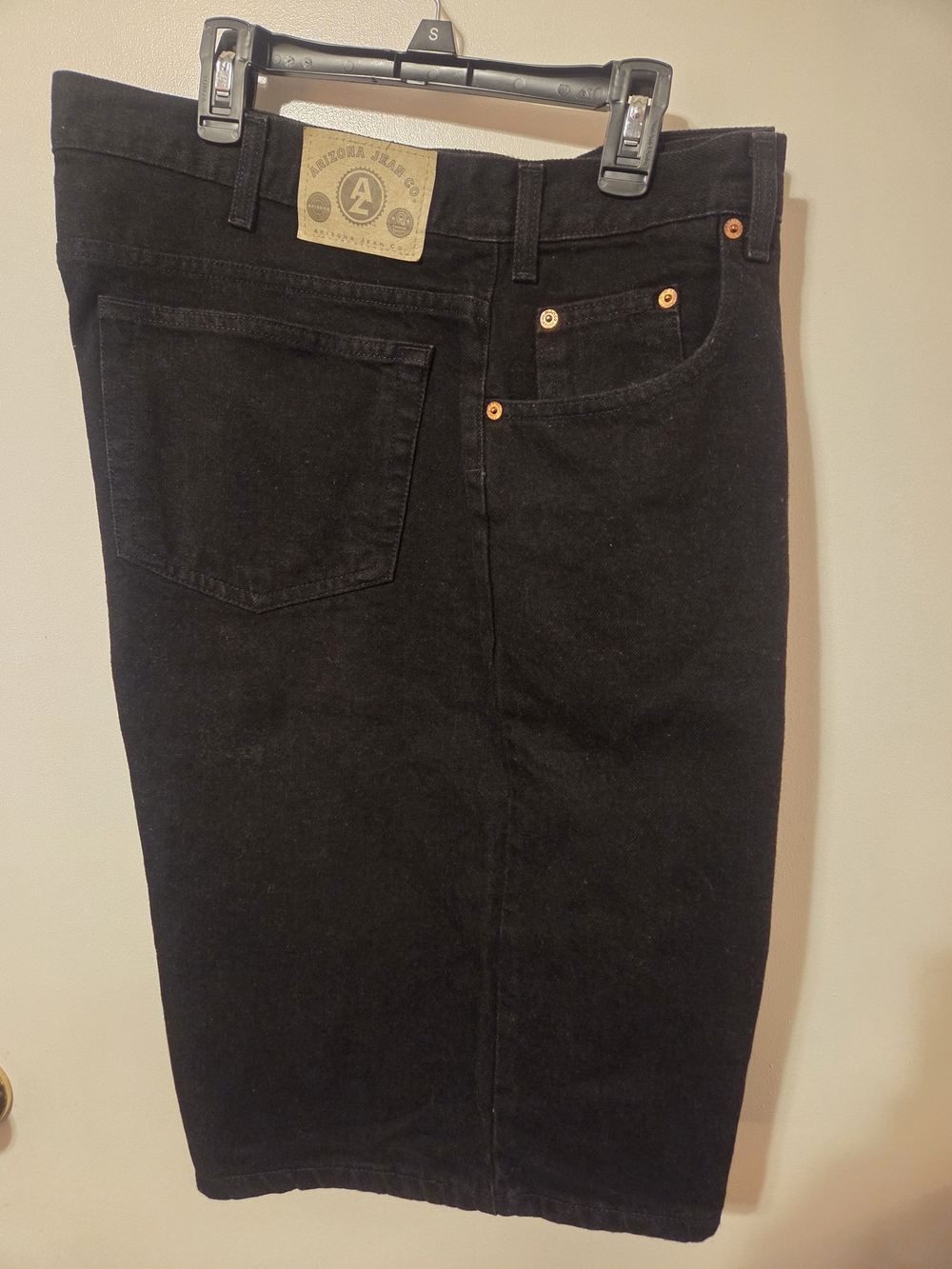 Arizona Jean Co. Men's Black Denim Shorts - Size 42 (10" Inseam)